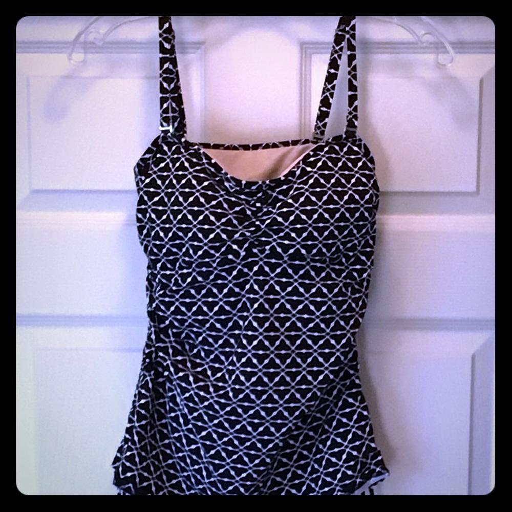 💜3/$15 Lands’ End Tankini Top Sz 6